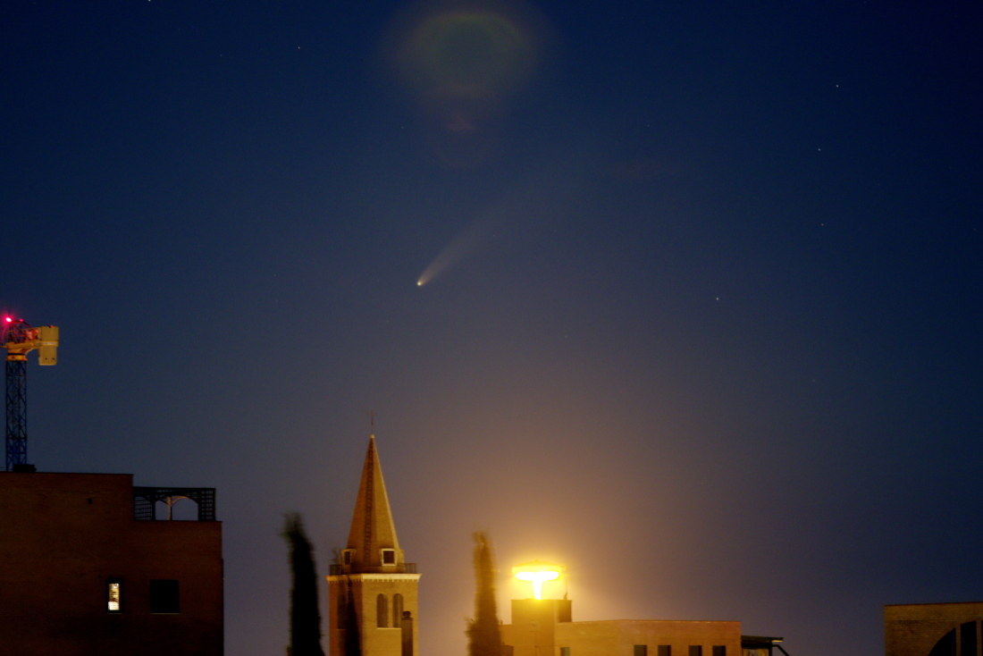 [it] la cometa Neowise  appena dopo il tramonto sul cielo di Grosseto [en] Neowise comet just after sunset in the sky over Grosseto